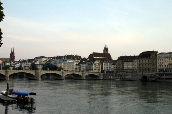 Basel Sviçre Nin Kuzeybatısında Ren Nehri Nde Bir Şehirdir — Stok fotoğraf