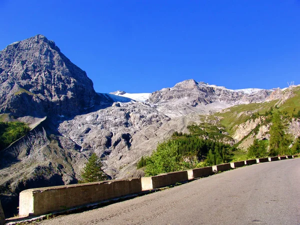 Geweldige Natuur Alpen Bergen Achtergrond — Stockfoto