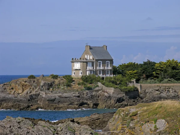 Den Felsen Strand Meer — Stockfoto