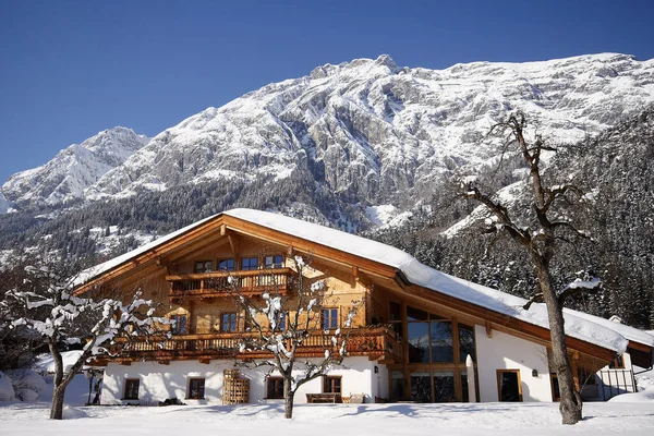 Malerischer Blick Auf Die Schöne Alpenlandschaft — Stockfoto