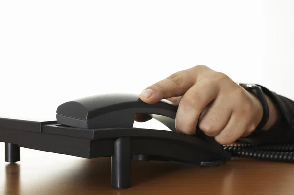 Hand Hält Ein Telefon — Stockfoto