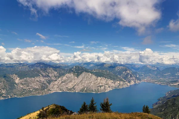 Θέα Από Monte Baldo Στη Λίμνη Garda Βέλτιστη Ορατότητα — Φωτογραφία Αρχείου
