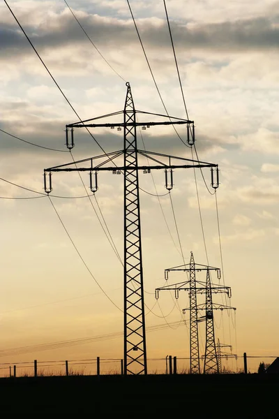 エネルギー発電パイロン送電電力 — ストック写真