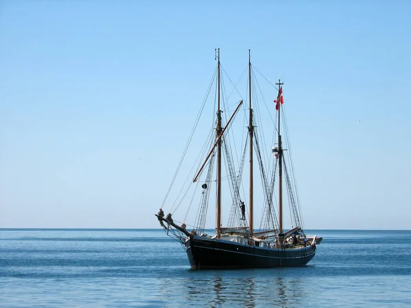 Barca Vela Sul Mare — Foto Stock