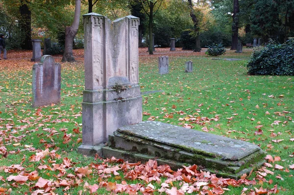 Gravestone Antigo Cemitério — Fotografia de Stock