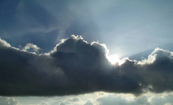 Bela Paisagem Natural Com Nuvens — Fotografia de Stock