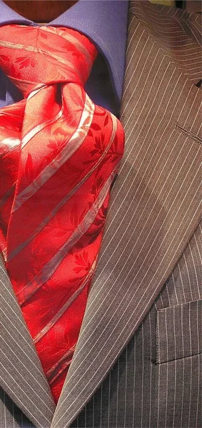 Cravate Rouge Sur Fond Noir — Photo