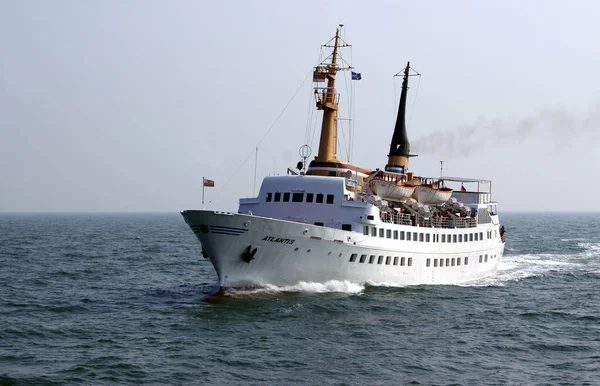 Salir Vida Cotidiana Con Clásico Barco Baño Marítimo Atlantis Cuxhaven —  Fotos de Stock