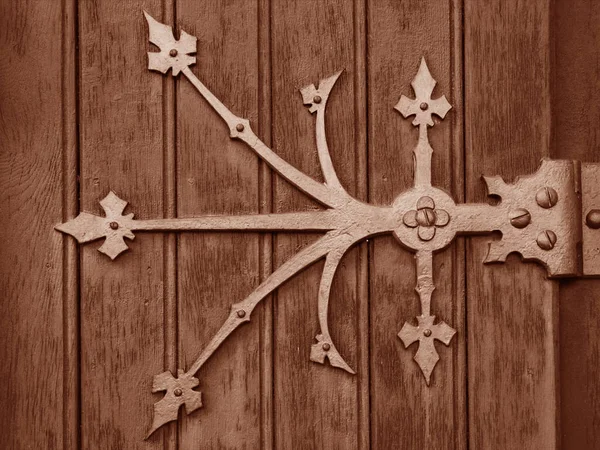 Старая Деревянная Дверь Крестом — стоковое фото