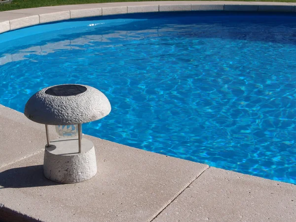 Piscina Con Agua Azul — Foto de Stock