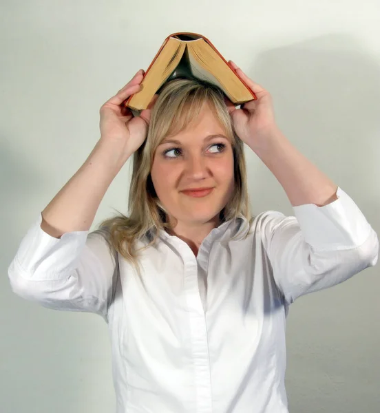 Jeune Femme Avec Livre Photo De Stock