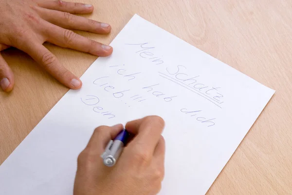 Mãos Femininas Escrevendo Papel Close — Fotografia de Stock