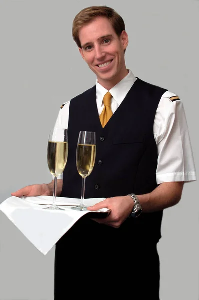 Bir Bardak Şarapla Bir Garsonun Portresi — Stok fotoğraf