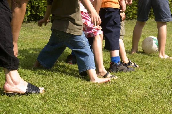 Enfants Jouant Soccer Dans Parc — Photo