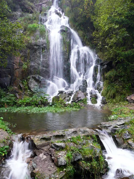 Mooie Waterval Natuur Achtergrond — Stockfoto