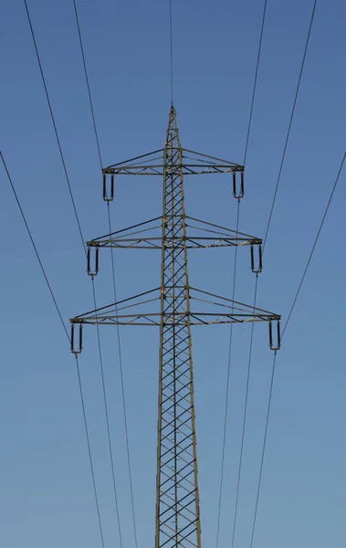 Hochspannungsleitungen Stromleitungen — Stockfoto