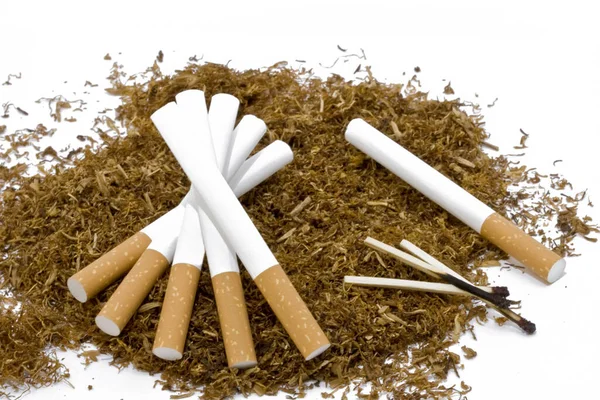 Cigarrillo Cigarrillos Aislados Sobre Fondo Blanco —  Fotos de Stock