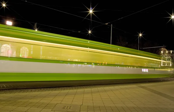 Közlekedési Lámpák Városban Éjjel — Stock Fotó