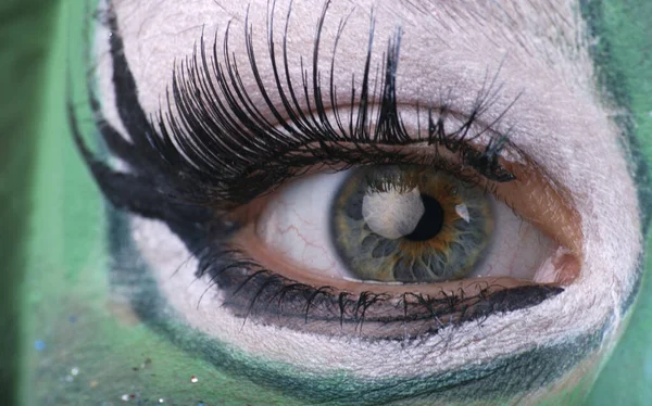 Κοντινό Πλάνο Του Ματιού Μιας Γυναίκας Πράσινα Μάτια — Φωτογραφία Αρχείου