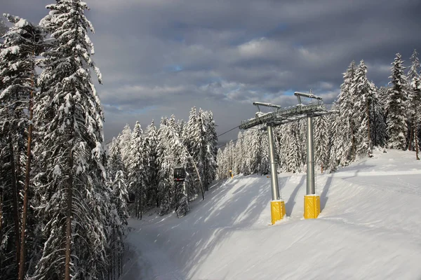 Pikolein 距Thurn的圣马丁1公里 与Kronplatz South Tyrol Ski地区的Piz Plaies之间的电梯 — 图库照片