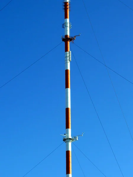 Las Líneas Eléctricas Techo — Foto de Stock