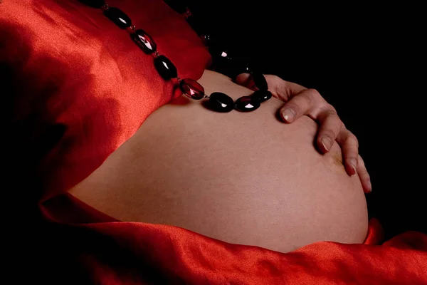 Mujer Embarazada Con Regalo —  Fotos de Stock