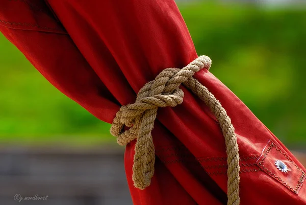 Червона Мотузка Паркані — стокове фото
