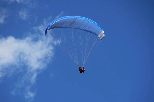 Paraglider Flyger Skyn — Stockfoto