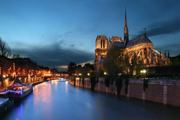 Notre Dame Paris — Stockfoto