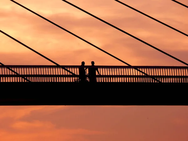 Diálogo Sobre Puente — Foto de Stock