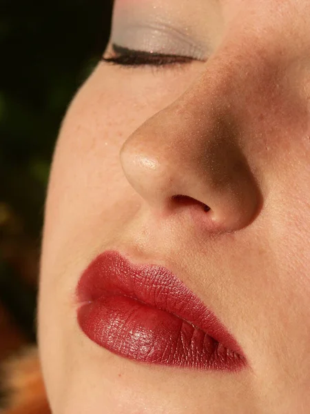 립스틱을 만드는 — 스톡 사진