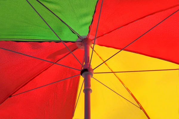 Красный Зонтик Улице — стоковое фото