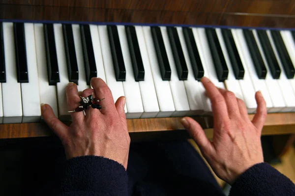 Playing Piano Top — Stock Photo, Image