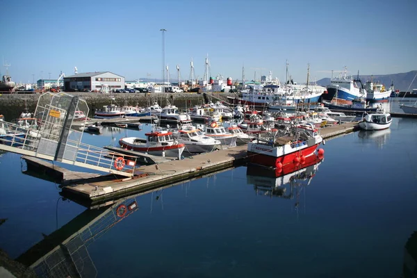 Seehafen Hafen Wasserfahrzeuge — Stockfoto