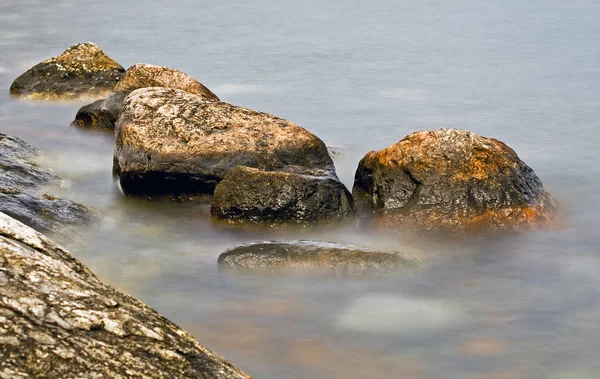 Όμορφο Θαλάσσιο Τοπίο Πέτρες Και Βράχια — Φωτογραφία Αρχείου
