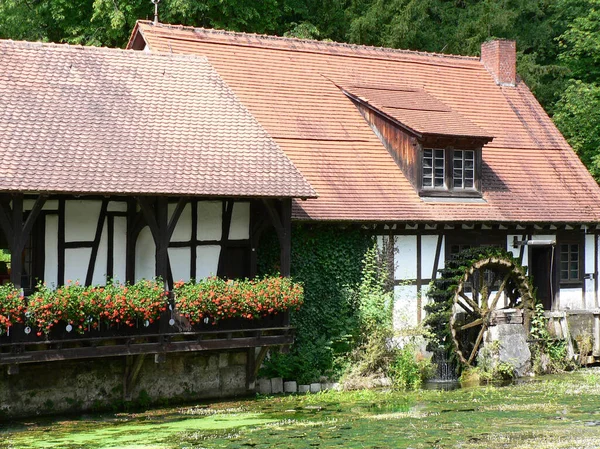 Vattenbruk Vid Sjön — Stockfoto