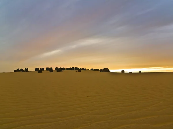 Paisaje Seco Hito Del Desierto —  Fotos de Stock