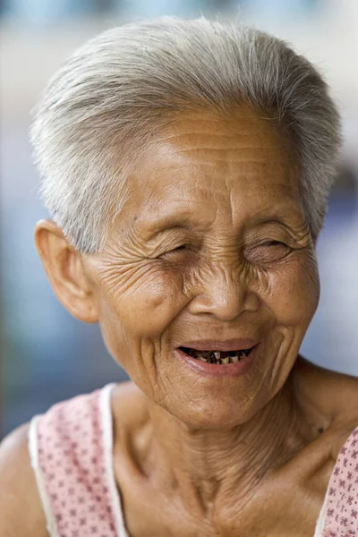 Retrato Una Vieja Mujer Asiática —  Fotos de Stock