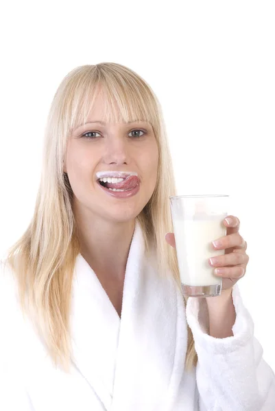 Porträt Einer Schönen Frau Die Vor Der Kamera Posiert — Stockfoto