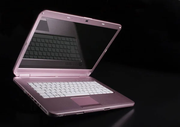 Laptop Sfondo Nero — Foto Stock