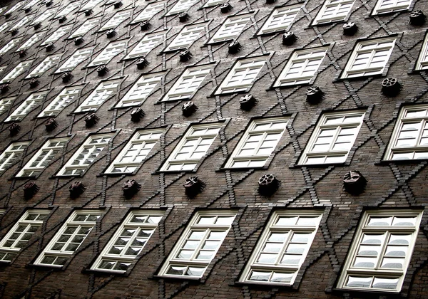 Facade Sprinkenhof Hamburg Kontorhausviertel — стокове фото