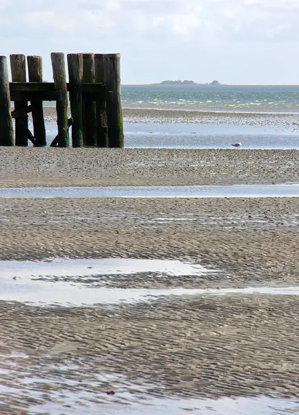 Bro Watt Med Hallig Vid Horisonten — Stockfoto