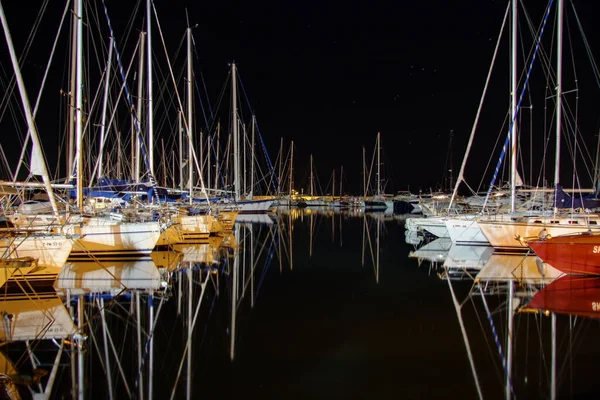 Marina Porto Especialmente Concebido Com Amarras Para Embarcações Prazer Pequenos — Fotografia de Stock