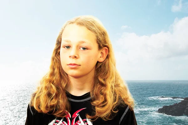 Retrato Uma Menina Bonita Praia — Fotografia de Stock