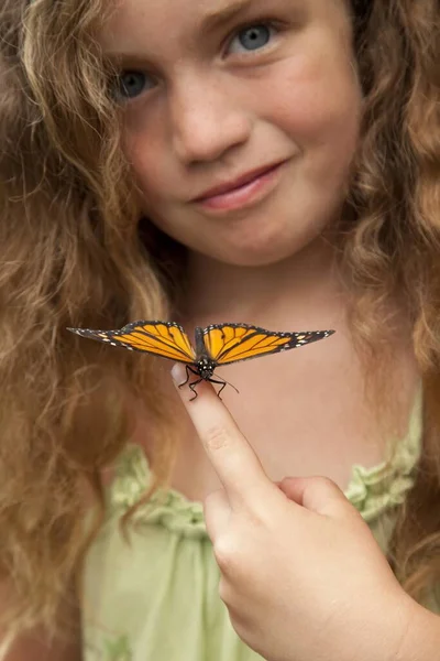 Young Girl Butterfly — Stock Photo, Image