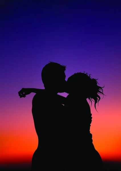 Silhouetted Couple Sunset Night Kiss Background Illustration Vector — стоковий вектор