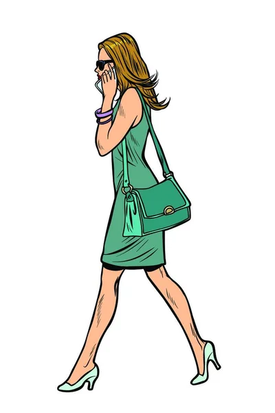 Une Femme Robe Parlant Téléphone Pop Art Rétro Vectoriel Illustration — Image vectorielle