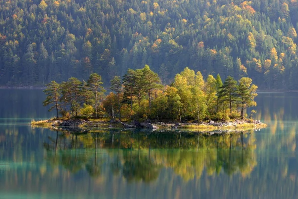 Insel Eibsee Tag — Stockfoto