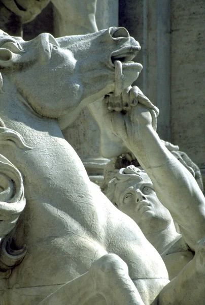 Estátua Fontana Trevi — Fotografia de Stock