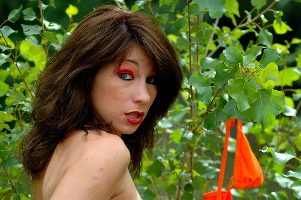 Menina Bonita Vestido Vermelho — Fotografia de Stock